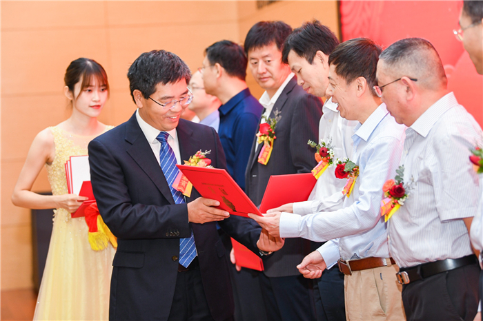 Öйú×ðÁú¼¯ÍÅ