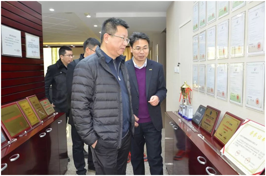 Öйú×ðÁú¼¯ÍÅ